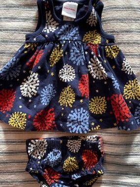 Hanna Andersson baby sleeveless dress & bloomer set - 0-3 months